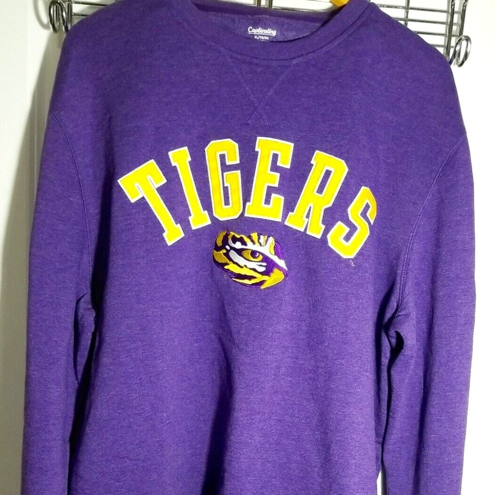 NEW - NWT Captivating LSU Tigers Fleece Crew Neck Sweatshirt - Size XL